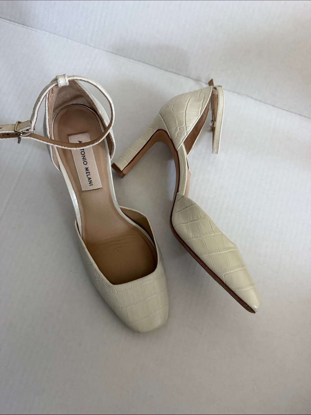 ANTONIO MELANI Cream Croc-Embossed Ankle-Strap Block Heels size 8